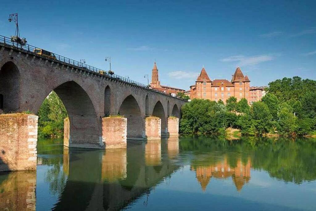 Le Theatre, Coeur De Ville Montauban Luaran gambar